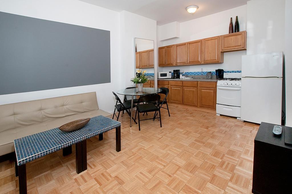 Mid Town East Street Apartments Next To Times Square New York Bilik gambar
