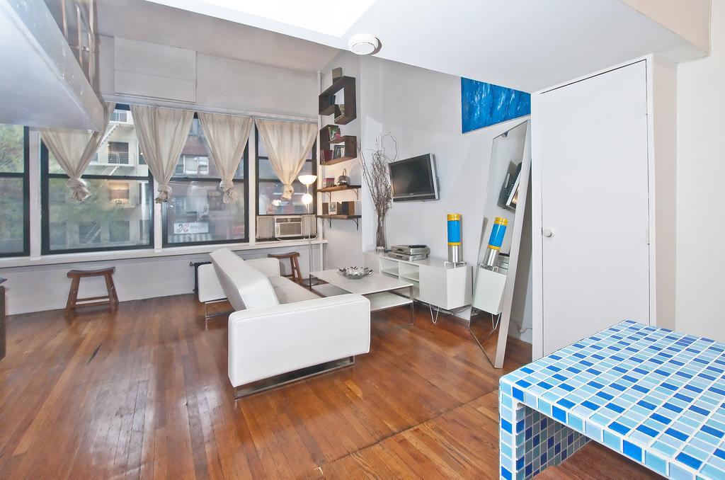 Mid Town East Street Apartments Next To Times Square New York Bilik gambar