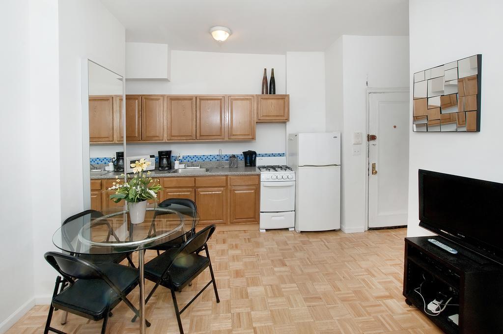 Mid Town East Street Apartments Next To Times Square New York Bilik gambar